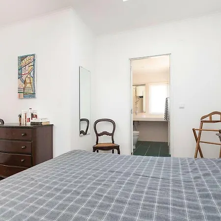 Apartment Spacious In Rato With Terrace