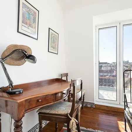 Spacious In Rato With Terrace Apartman