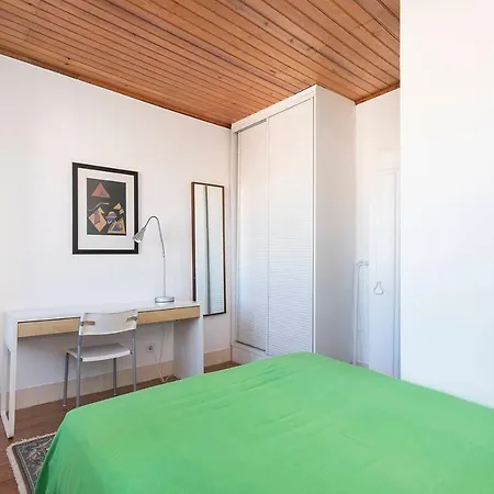 Spacious In Rato With Terrace Apartman *