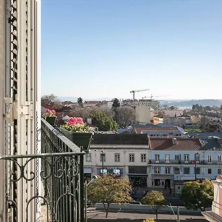 Spacious In Rato With Terrace Apartman