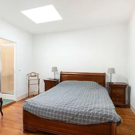 Spacious In Rato With Terrace Apartman